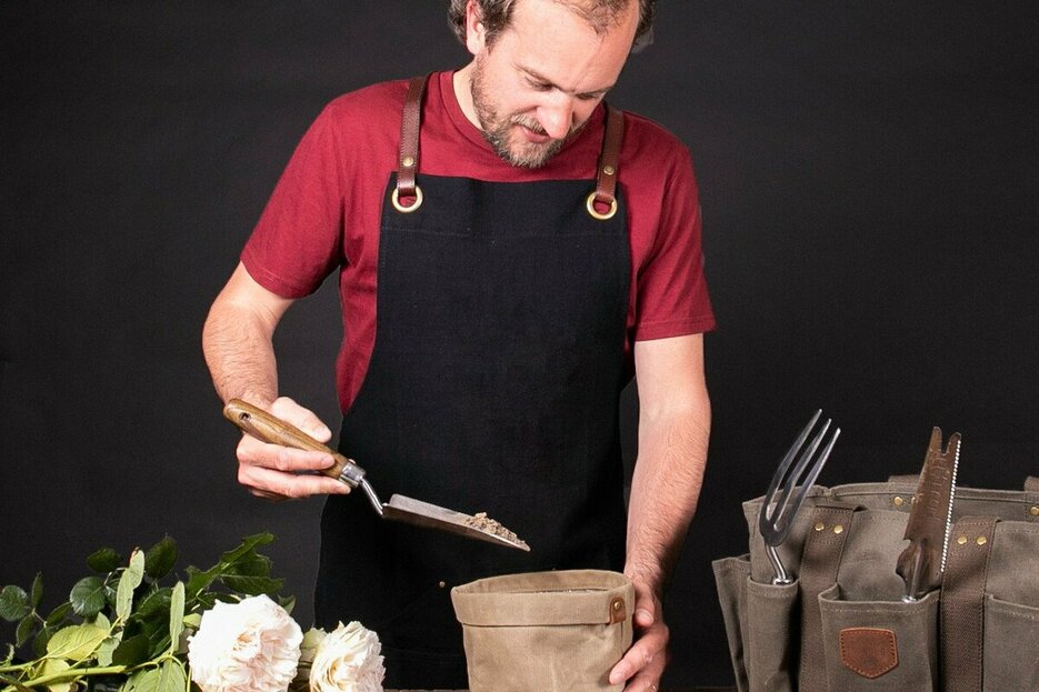 Tablier n°137 en lin noir Tablier n°137 en lin noir