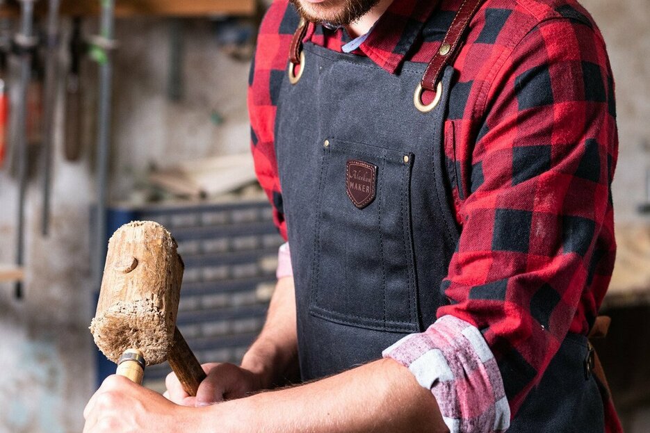 Tablier n° 547 cuir noir Tablier n° 547 cuir noir