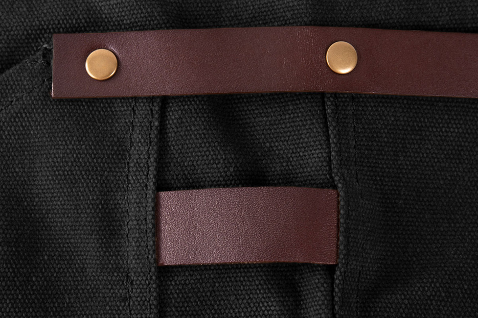 Tablier n° 547 cuir noir Tablier n° 547 cuir noir