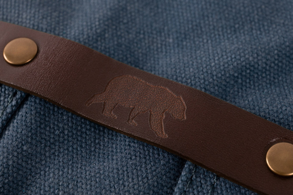 Tablier n° 547 cuir bleu marine Tablier n° 547 cuir bleu marine