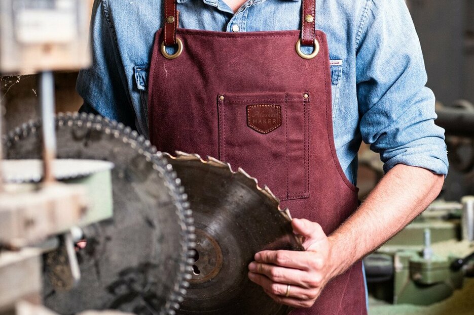 Alaskan Maker Tablier Tablier n° 547 cuir bordeaux Alaskan Maker Tablier Tablier n° 547 cuir bordeaux