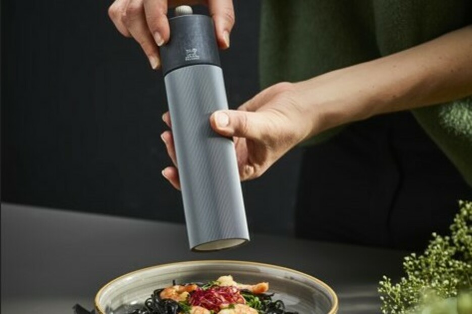 PEUGEOT moulin sel / poivre collection Line 22 cm PEUGEOT moulin sel / poivre collection Line 22 cm