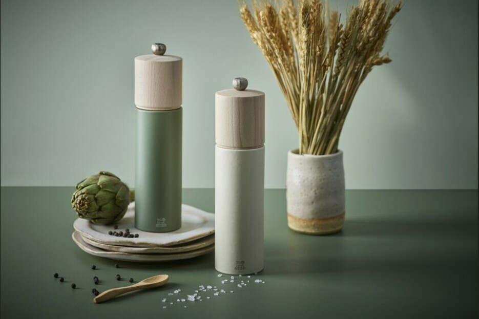 PEUGEOT moulin sel / poivre collection line PEUGEOT moulin sel / poivre collection line