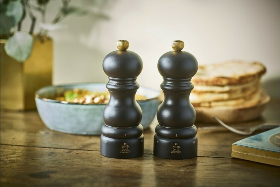 PEUGEOT moulin sel / poivre chocolat PEUGEOT moulin sel / poivre chocolat