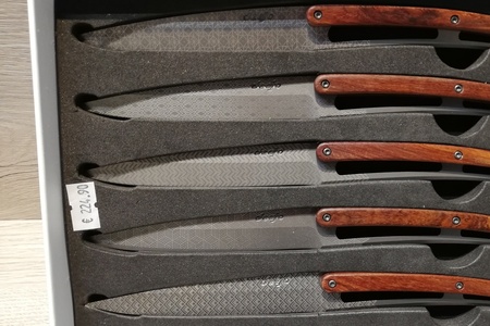 Coffret de 6 couteaux  steack (France)